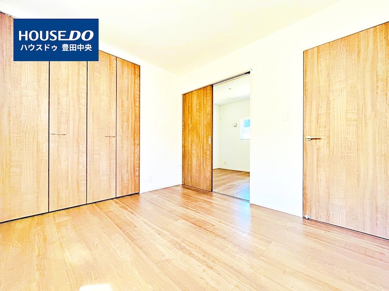03342505exterior14L