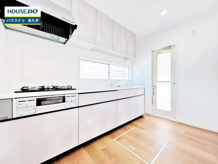 04831155exterior8L