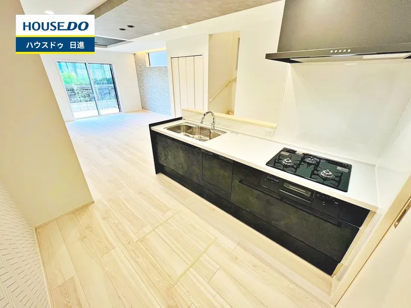 03946524exterior6L