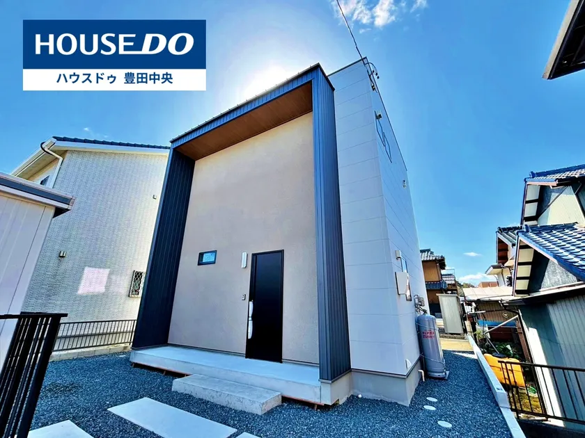 03963111exterior1L