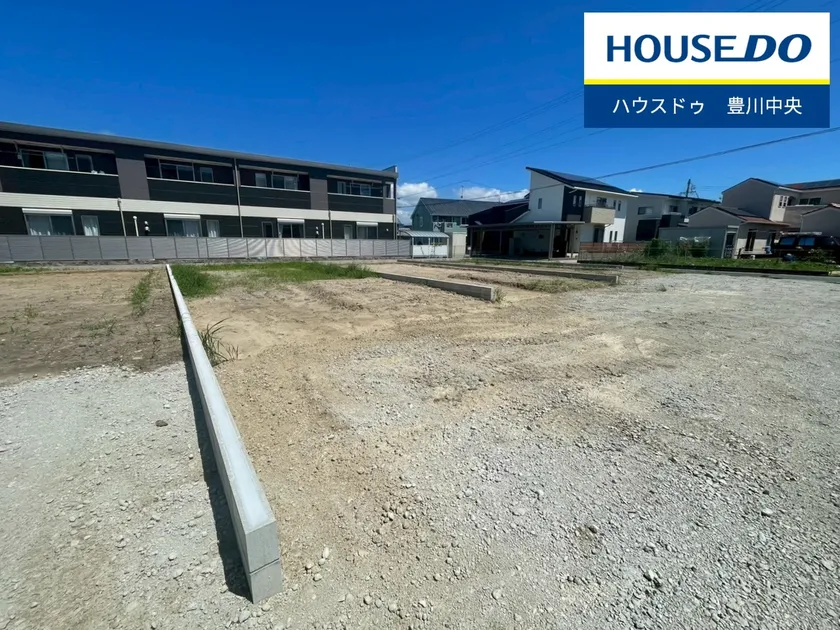 04335770exterior2L