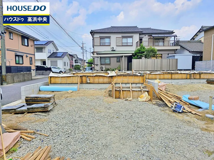 04389070exterior3L